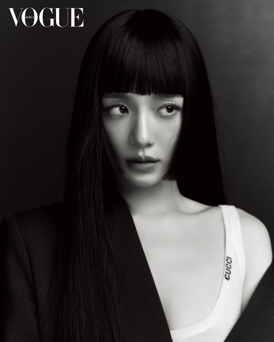VogueKorea's tweet photo. #협찬 #VogueLeaders #2024WomanNow
“내가 엄청 기술적이거나, 재능을 가진 것은 아니어서, 할 수 있는 최선은 진심으로 사랑하는 것. 그것이 최소한의 의무라 생각한다.”-박규영(배우)

🔗https://t.co/aWg1eUnOzm https://t.co/PXIbrsOEwQ