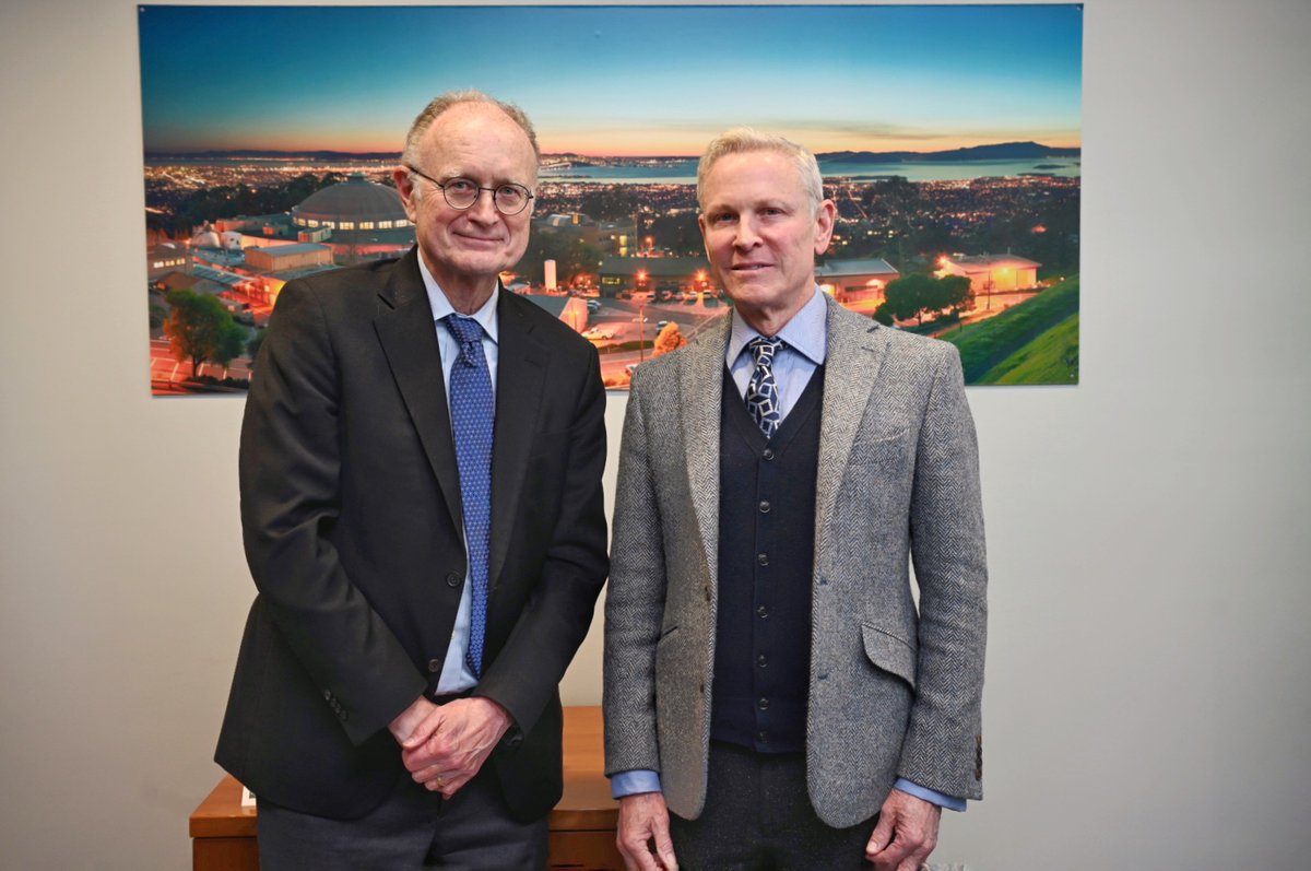 BerkeleyLab's tweet image. Today, members from the @UofCalifornia Board of Regents are visiting Berkeley Lab to explore our cutting-edge research on smart buildings, hydrogen, water, and bioeconomy at our facilities! 🏢💧 

@advlightsource #FLEXlab #Innovation #Research