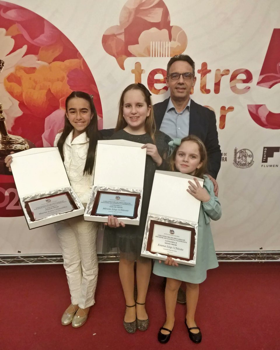 fplacadelarbre's tweet photo. ESTEM DE CELEBRACIÓ! Triplet al concurs de Declamació Infantil en llengua valenciana!! 🏆

- 🥈Emma Llop Chicote 2on premi Categoria B 
- 🥇Marta Loro González 1er premi Categoria C
- 🥉Mireia Llop Chicote 3er premi categoria C

ENHORABONA XIQUES, quin orgull!🥹💚🌳
#falles2024 https://t.co/u9ysxjmP7X
