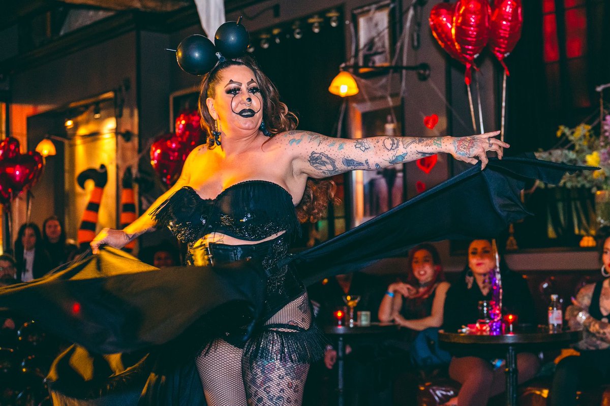 The absolutely stunning @brawlingbeauty performing her Queen of the Clowns act at our My Bloody Valentine show last week!!! 🤡✨ Photo by @brightlightda