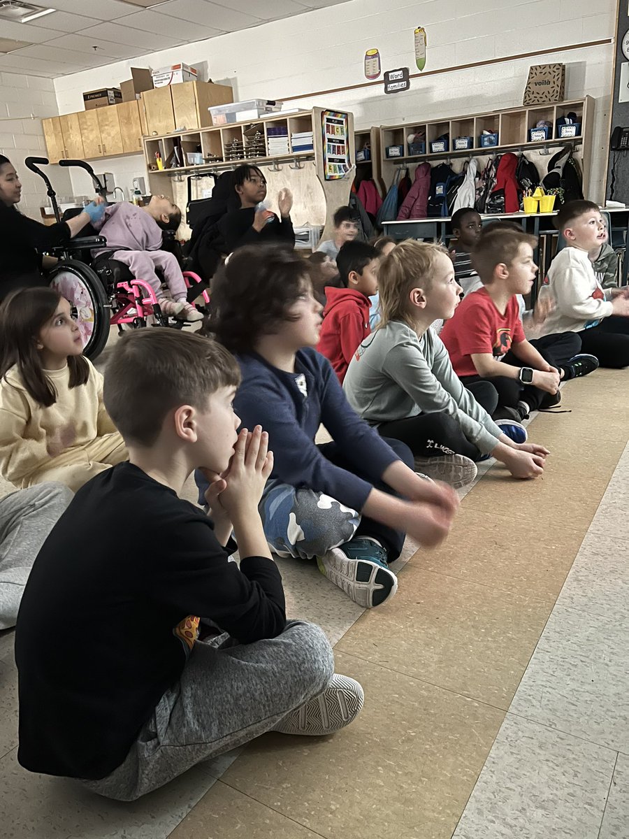 MsHuynh_'s tweet photo. Thank you @saidat2motivate for your incredible BHM videos! The grade 2 students were so engaged and loved learning from you! Today, we discussed different inventors and can’t wait to share their learning through their creations. Coming soon…@StRitaRock1! https://t.co/KeYONFEZ7x