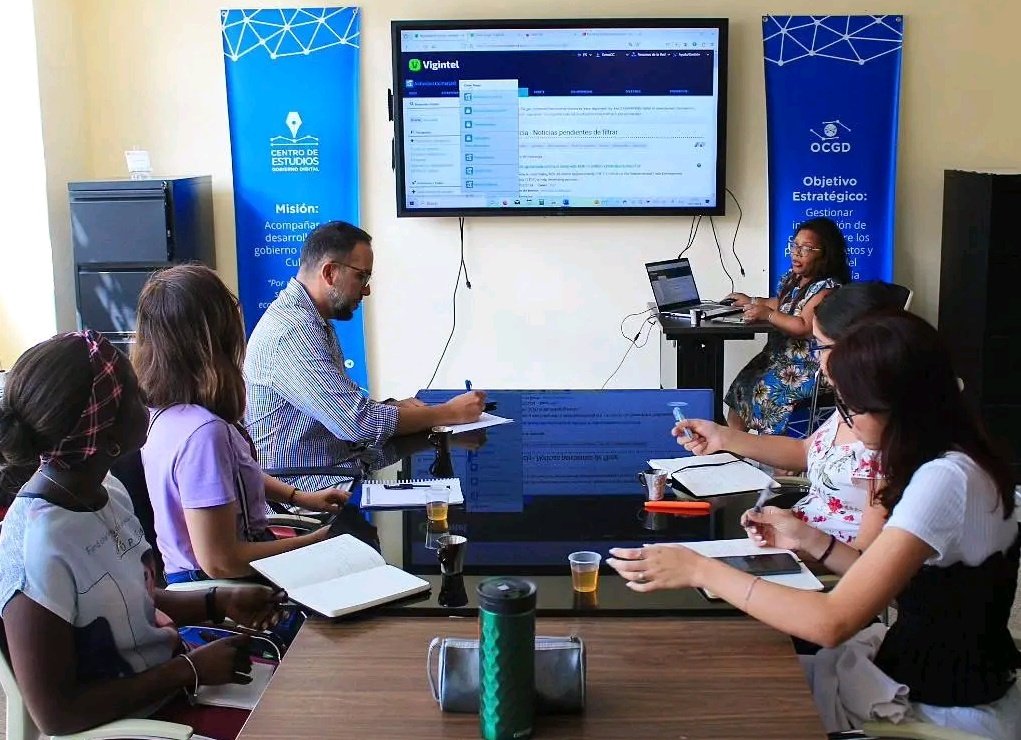 vigintel's tweet photo. Se fortalecen las relaciones entre el Observatorio Científico de Gobierno Digital y nuestro equipo. 
Se ofrece Taller sobre el uso del Software #Vigintel y se intercambian conocimientos sobre Observatorios C-T. 
#gobiernodigital #transformaciondigital
@etibiocubafarm1
📷 OCDG https://t.co/WGvy63eUpg