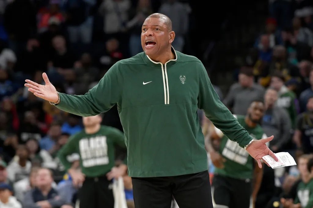 SimonStilesNBA's tweet photo. Doc Rivers was reportedly “pleasantly surprised” upon seeing Damian Lillard in the Bucks practice facility for the first time. He had previously urged the front office to pursue a “co-star” for Giannis Antetokounmpo. https://t.co/BmgvSgisvz