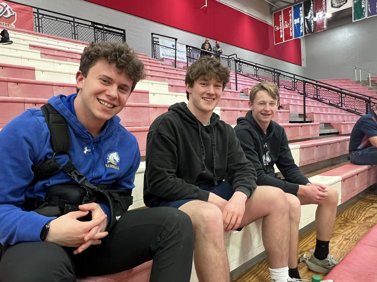 KenjiMatsudo's tweet photo. Showing up for your friends is a special part of growing up in Madeira.  Love the support coming out of the student section tonight! #FriendsForEver https://t.co/gQ9mu0WovC