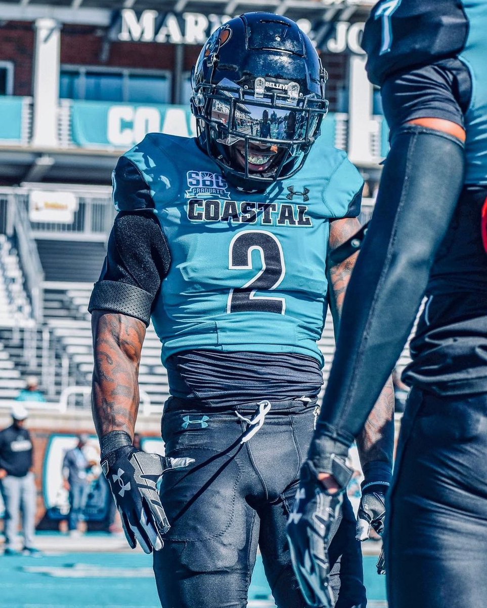 #AGTG Blessed to receive an offer from Coastal Carolina University!!#BALLATTHEBEACH #TEALNATION #FAM1LY @CoachParks84 @KyleWSteinhoff @BallAtTheBeach @CoachMattPearce @CoachGroneqb @MrLeggo1 @Coach_Rut @hdcoach_mark @polk_way @Andrew_Ivins