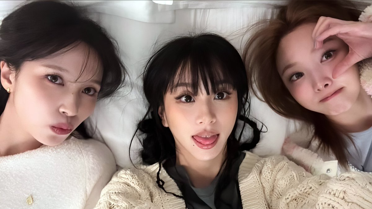 pogzilla1's tweet photo. #MINA #CHAEYOUNG #NAYEON https://t.co/qO8hjAo6z5