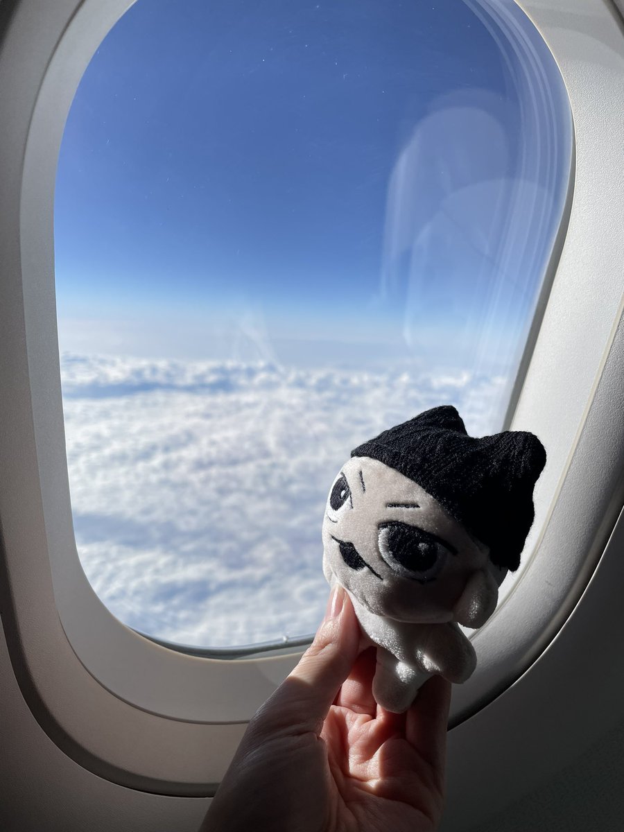 mooo_bp's tweet photo. 晴れてよかったなと喜んでいます。空の上は、大体こうですよ。 https://t.co/SfnvAL5Wr4