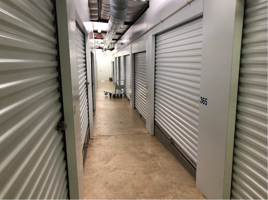 cubbyholeusa's tweet photo. Protect your belongings from unpredictable weather, freezing temperatures, and high humidity! Consider investing in a climate-controlled self-storage unit for added peace of mind. #selfstorage #storage #storageunit #louisiana #texas https://t.co/qYa7A7saYu