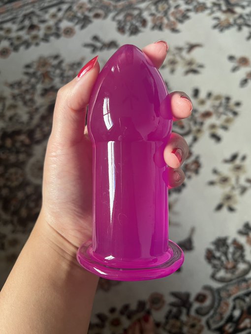 I&rsquo;m so proud of myself. Do you want to see me use this? https://t.co/VW5lTed0cM