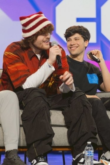 thinkingofdnkn's tweet image. Tell me everything, even if you have to hurt me a little. No one in the world will love anything you do as much as I do.