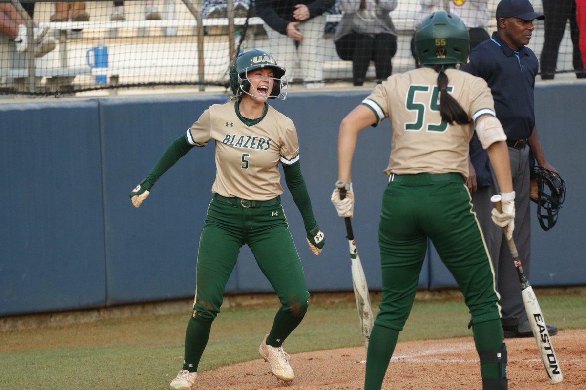 UAB_SB's tweet photo. A six run 10th inning lifts the UAB softball team past crosstown rival Samford 10-4 in extra innings on Wednesday!

Recap: https://t.co/wHP2nf3Ds3

#WinAsOne https://t.co/fVi6tP5fWh