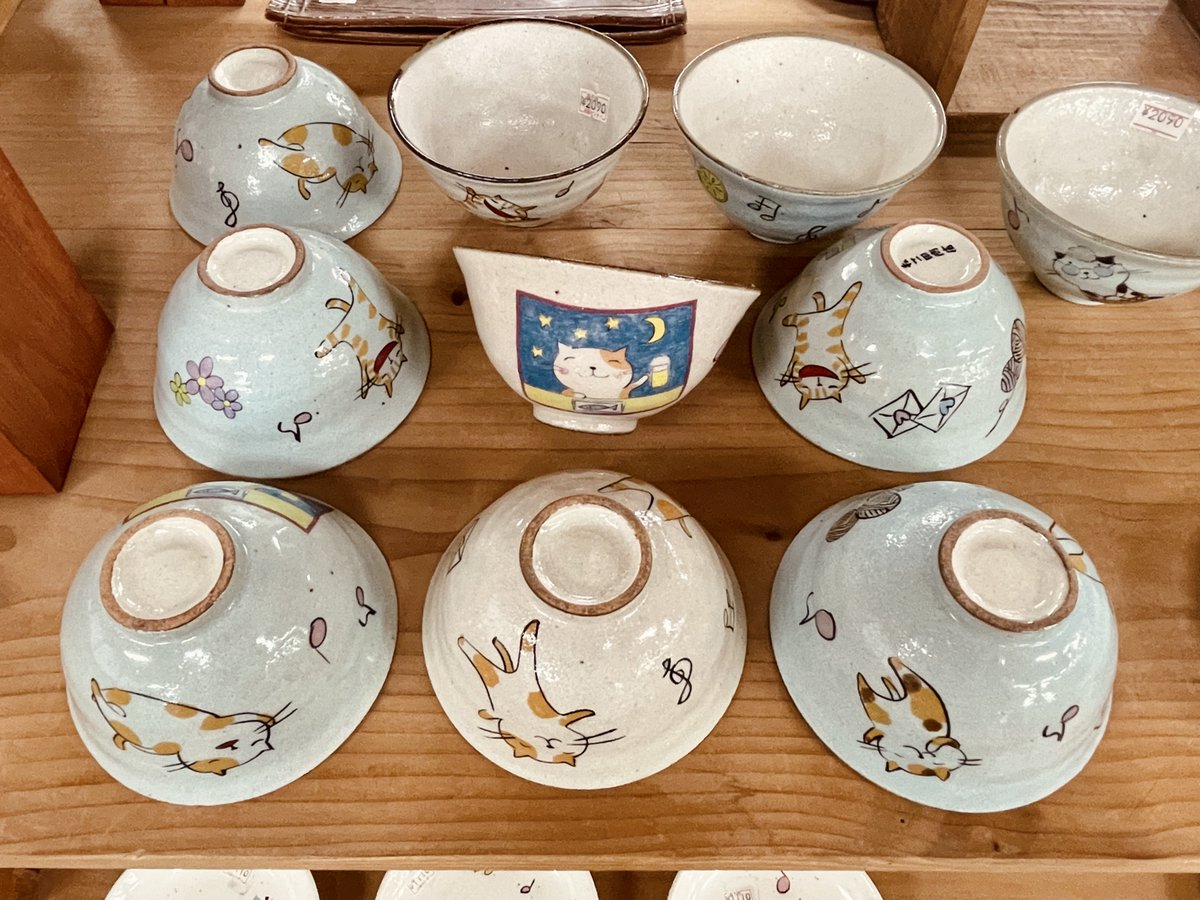 今日は #猫の日 🐱 新潟の陶芸家、#平瀬マリ子 さんの猫モチーフの作品