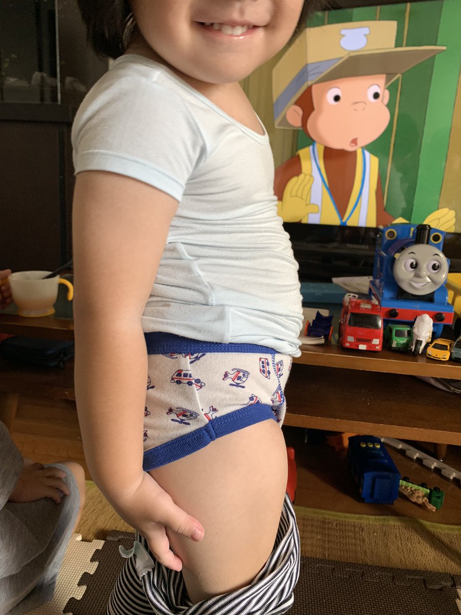 jyanketsu's tweet photo. 初めてのパンツトレーニング。
数時間で4枚消費して、今日のトレーニングは終了。
お疲れ様でした！ https://t.co/jLQYjOswSr