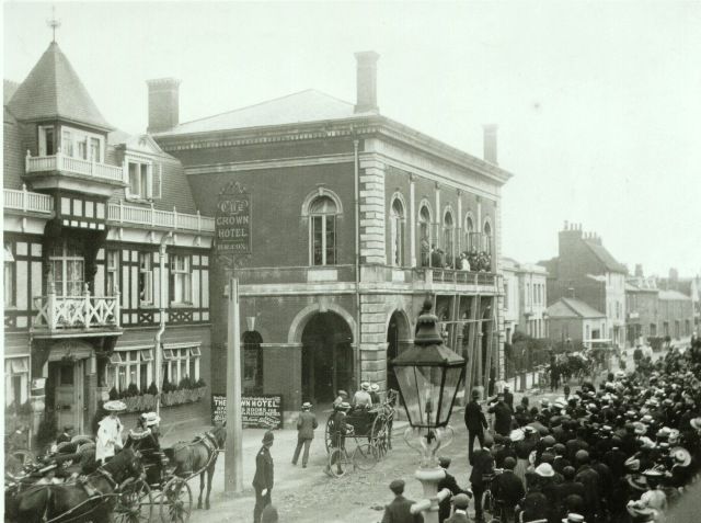 #ThrowbackThursday - The Declaration of the Poll, election day at the Town Hall, #Chertsey, c.1906 Built 1851/52 the Old Town Hall cost £1,700 to complete. The arcaded section was used for weekly market for many yrs & we occupied upper bit 1965 until moved to current home! #TBT