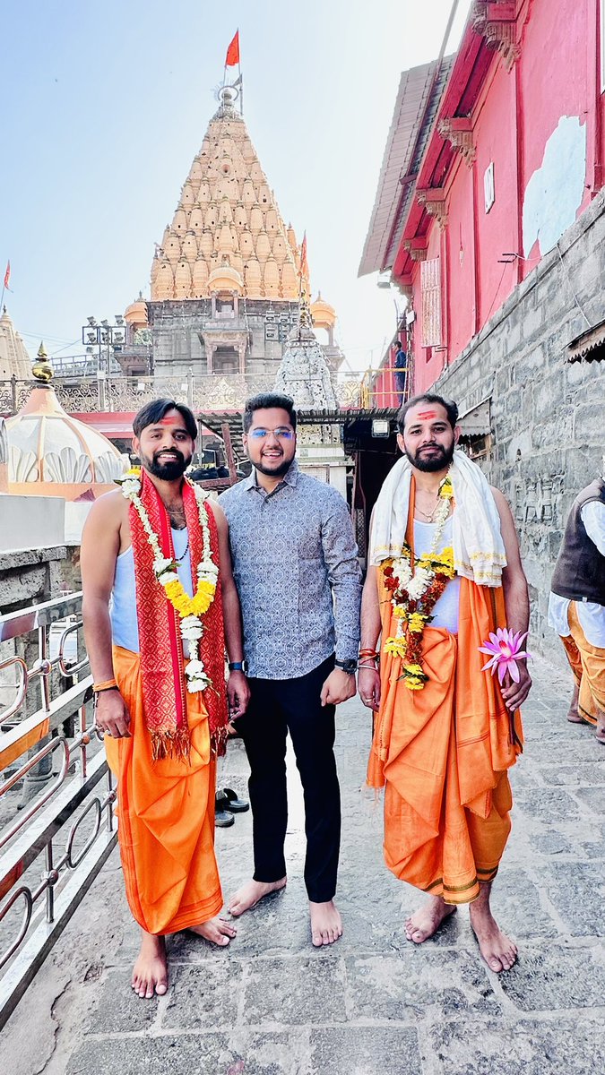 Shubham Chouhan | Entrepreneur (@_shubhamchouhan) on Twitter photo जन्मदिवस की आत्मीय बधाई एवं शुभकामनाएं <a href="/PraveenKsharmaa/">Praveen Sharma</a> भैया। ♥️
आपकी ऊर्जा, संघर्ष और कर्तव्य निष्ठा हमे प्रेरणा प्रदान करती हैं। आपका प्रेम और मार्गदर्शन सदैव बना रहें।✨
बाबा महाकाल का आशीर्वाद आप पर बना रहें । 🙏🏻 जन्मदिवस की आत्मीय बधाई एवं शुभकामनाएं <a href="/PraveenKsharmaa/">Praveen Sharma</a> भैया। ♥️
आपकी ऊर्जा, संघर्ष और कर्तव्य निष्ठा हमे प्रेरणा प्रदान करती हैं। आपका प्रेम और मार्गदर्शन सदैव बना रहें।✨
बाबा महाकाल का आशीर्वाद आप पर बना रहें । 🙏🏻