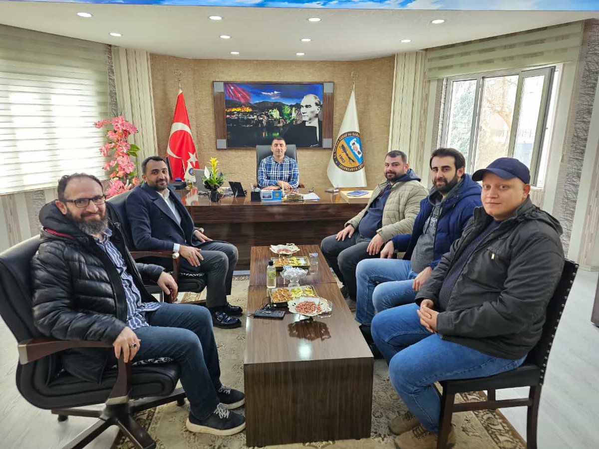 Eczacılar odası başkanı Kerem Edemci ve yönetimi başkanımız <a href="/Naciekremoglu/">Hanifi EKREMOĞLU</a>’nu ziyarete geldi.Güzel ziyaretlerinden ötürü teşekkür ederiz.