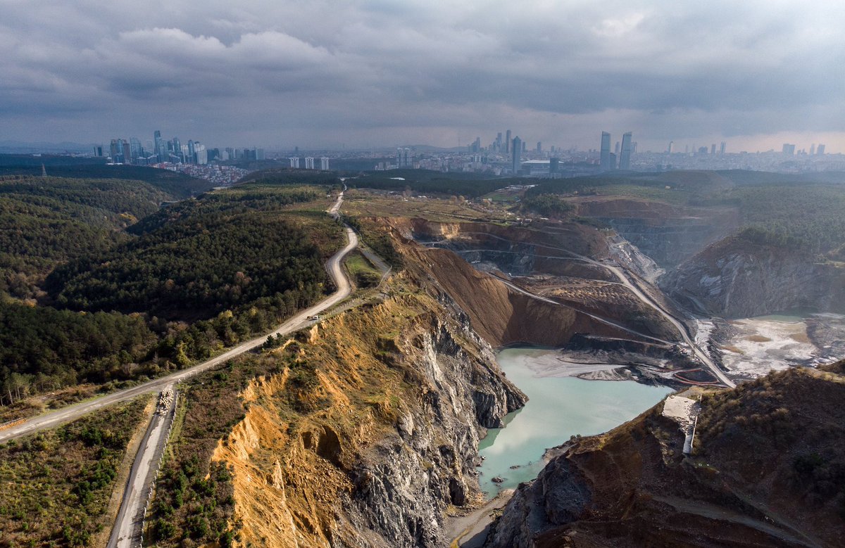 Murat Kurum:

“Kanal İstanbul’u yapacak mısınız?’ diyorsunuz. Ne söylememi bekliyorsunuz sizi anlayamıyorum ben.”

Hani 3. Köprü, Havalimanı, taş ocakları ve inşaatlarla Kuzey Ormanları’nın on milyonlarca ağacını yıktınız ya, daha ne kadar yıkacaksınız onu soruyoruz.