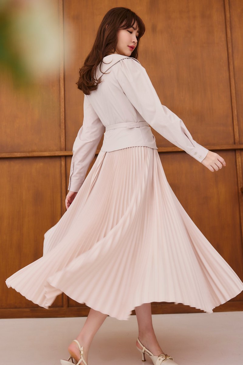 Her lip to على X:  