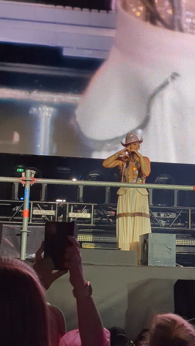 MissCheckers's tweet photo. It's been a good month - thanks to @Pink and @taylorswift13 
#sydney #pinksummercarnival #pink #summercarnival #melbourne #TaylorSwiftErasTour #taylorswift #eras https://t.co/6W3NtPfHgW