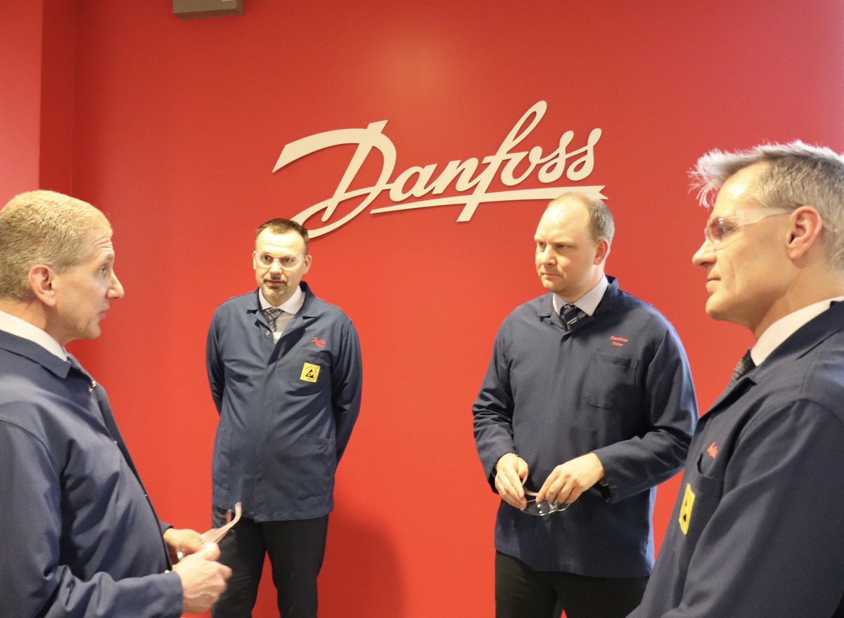 DKambUSA's tweet photo. Fantastic visit with @Danfoss_NA today in #Rockford, Illinois. Inspiring to see and learn how the drives accelerate the #greentransition, also in the US. This company is a major player in driving the energy efficiency to new heights. Very impressive!
#WorkingforDenmark https://t.co/8XeTbuTM8U
