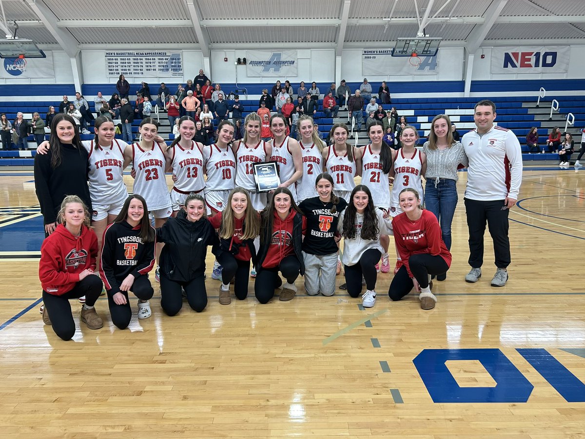 tyngtigersports's tweet photo. Tyngsborough Girls and Boys Hoop bring home the Central Mass Title 🏆
Congratulations to both teams on all their hard work 🏀🏆
#tpsprepares
#tigerpride https://t.co/Tmw9ntNJXd