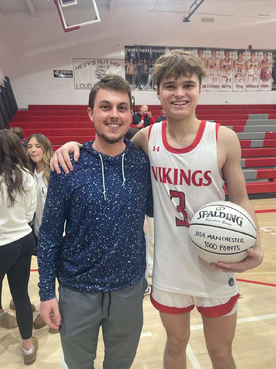 kostroskihoops's tweet photo. Congratulations to Mount Horeb Sophomore Josh Manchester on surpassing 1000 career points!! https://t.co/xpvuY6HzIT