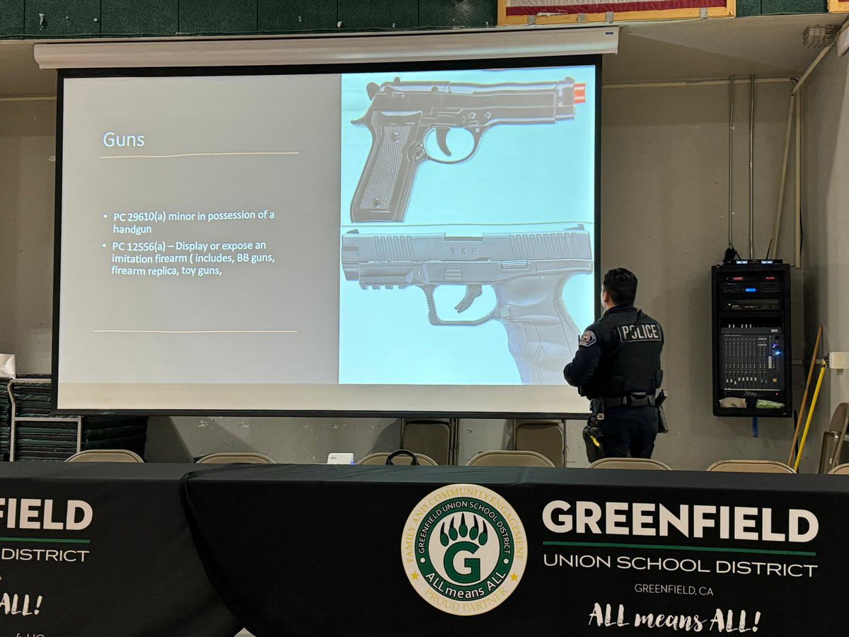 Keeping our community informed! GUSD’s School Safety Workshop #1 presented by @GreenfieldCAPD 💚🐻 @zjgalvan @LCortezGUSD @AracelyZavala19 @ms_pantaleon #GreenfieldGuarantee #ProudtobeGUSD