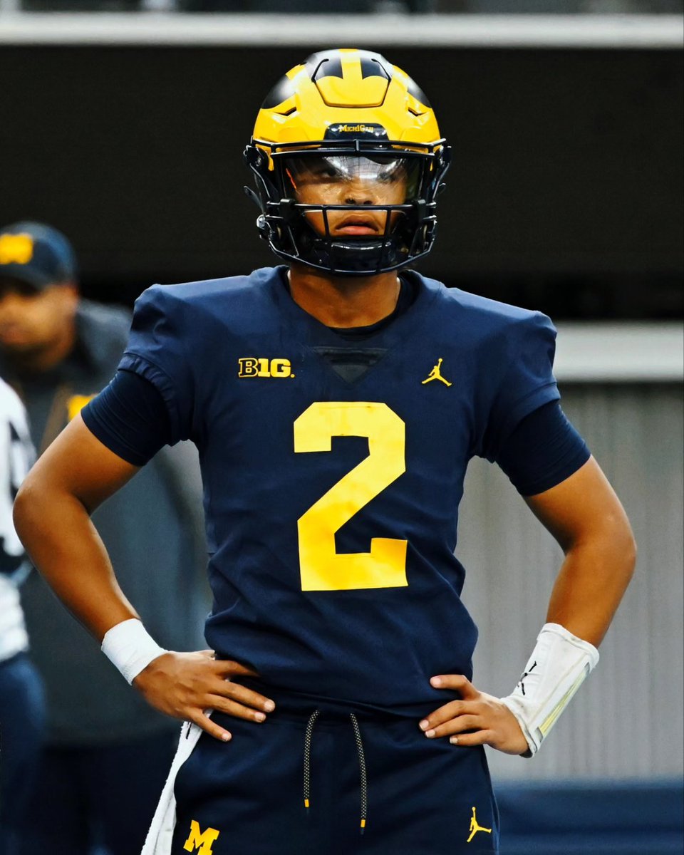 TWH_Chris's tweet photo. 📸⏳️

#GoBlue https://t.co/mHAYxFmwDy