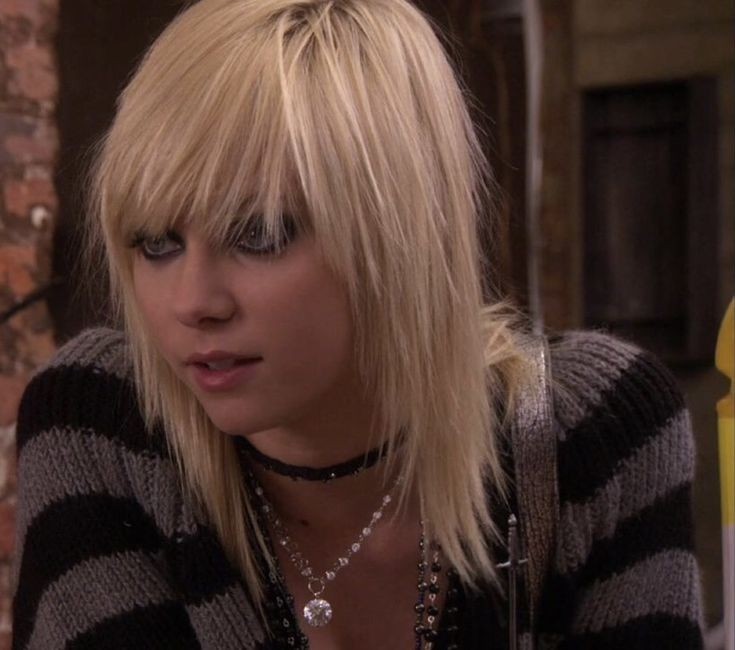 aug9stt's tweet photo. died 2012, born 1968
welcome back jenny humphrey https://t.co/w5VISbhVht