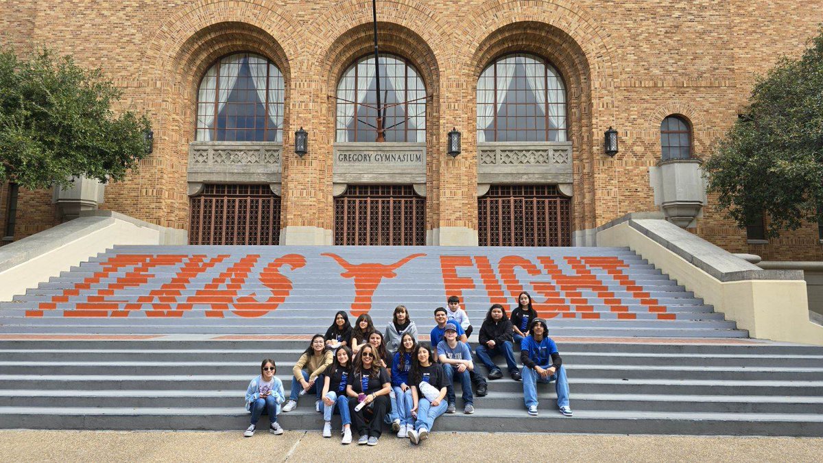 CJHS_AVID's tweet photo. Expanding minds to make college dreams a reality! Eighth grade AVID visiting UT Austin and the Texas State Capitol. @ClintJHS @ClintISD @AVID4College @HugoSal16310863 https://t.co/tQbAyVTGzw