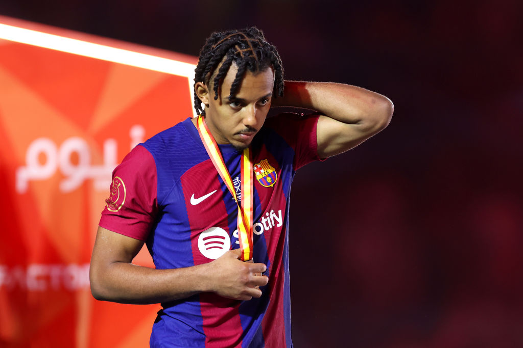FabrizioRomano's tweet photo. 🇫🇷 Jules Koundé on Frenkie de Jong reaction to rumours as he's also linked with possible summer move: "I agree with Frenkie, media sometimes are telling lies".

"Frenkie had to express it and I think he is right. Many times things come out that are not correct". https://t.co/M9Ekdpvgw4