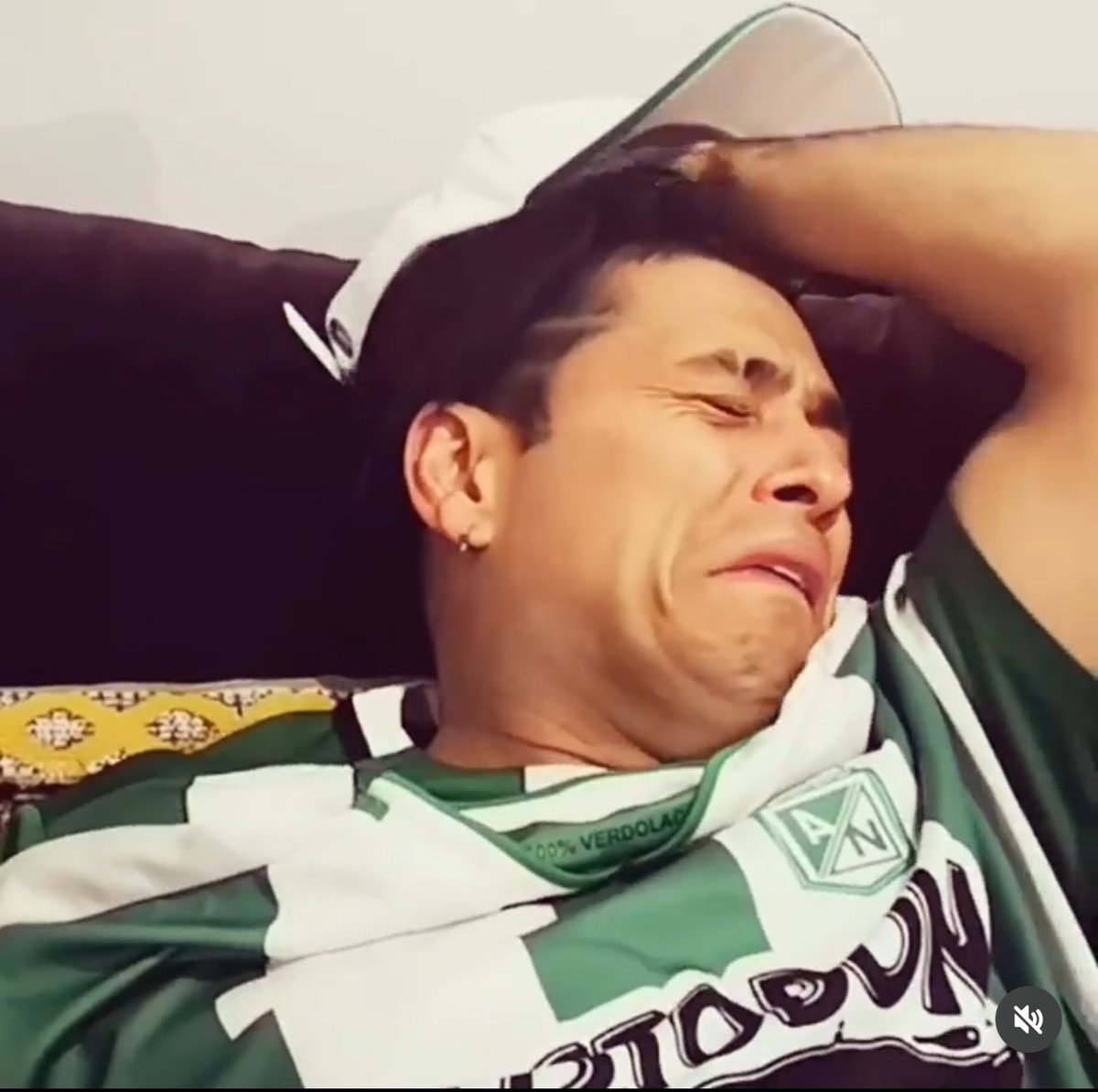 Santialarconu's tweet photo. Sin palabras
#SoyDelVerdeYEstoyTriste https://t.co/KWEYT12IpH