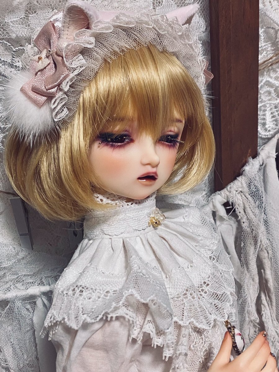 💐： #ドールで猫の日 🐈： #EMMAのカチューシャ