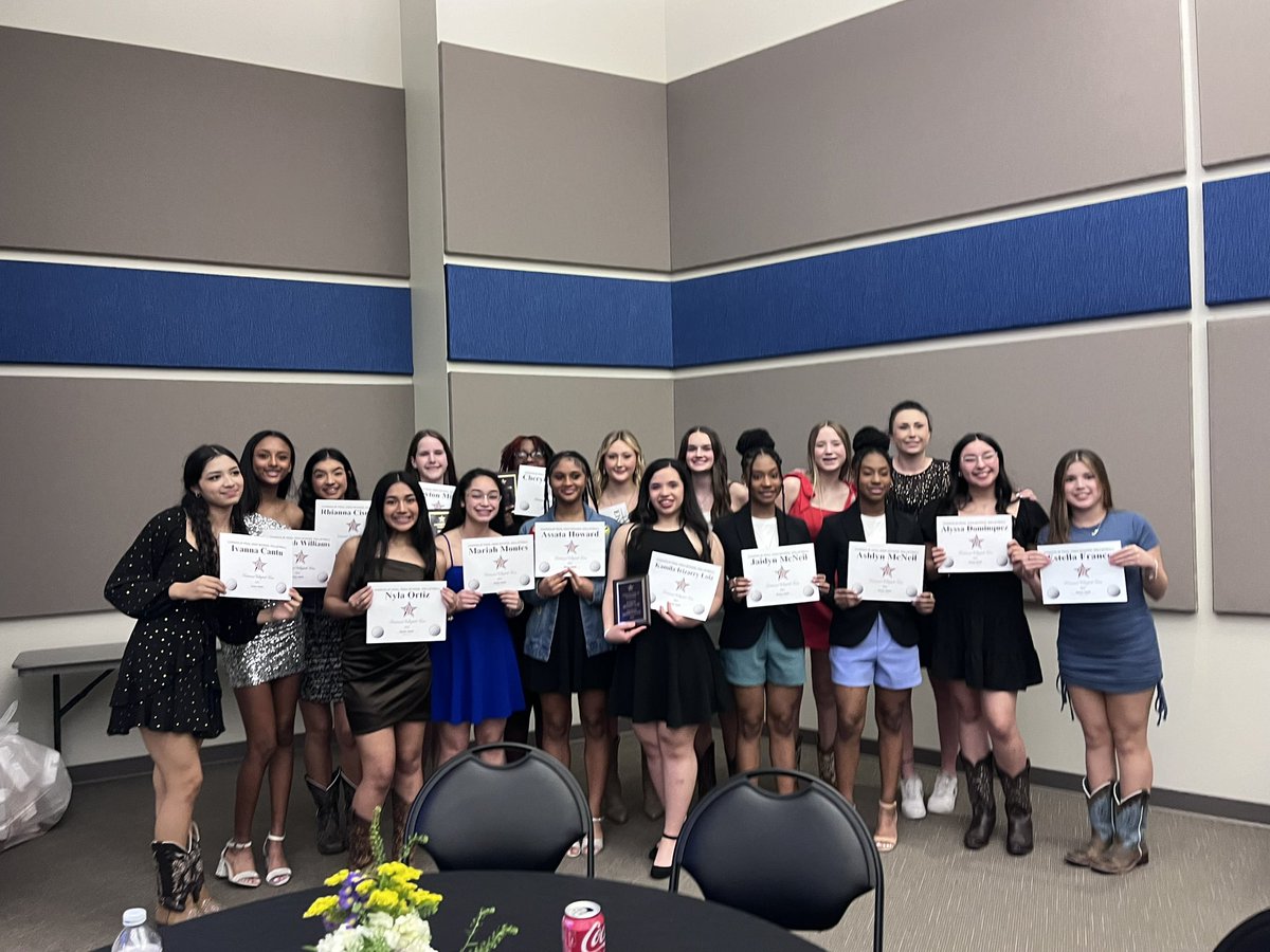 cths_volleyball's tweet photo. Banquet 🪩✨ 

@ChisholmTrailHS @emsisdathletics https://t.co/1X7aeFNK6E