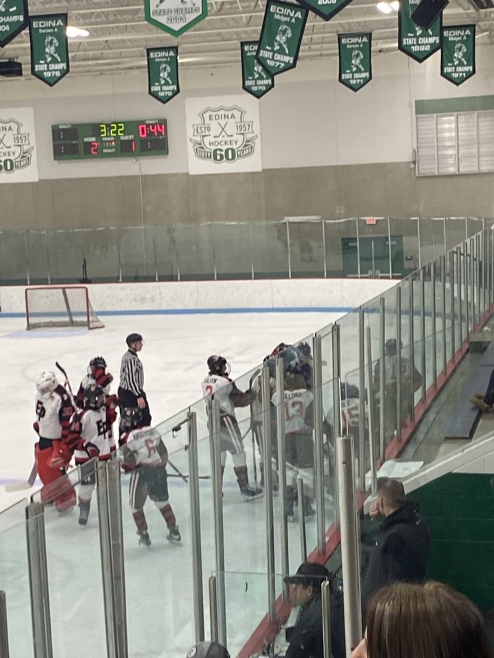 Another nail biter! Boys locked up a region seed with an OT 2-1 win over a strong Prior Lake team! Next stop Championship Saturday 2/24 @ 4pm —> Dakotah Let’s go Eagles!!! @YouthHockeyHub @HockeyEPHA