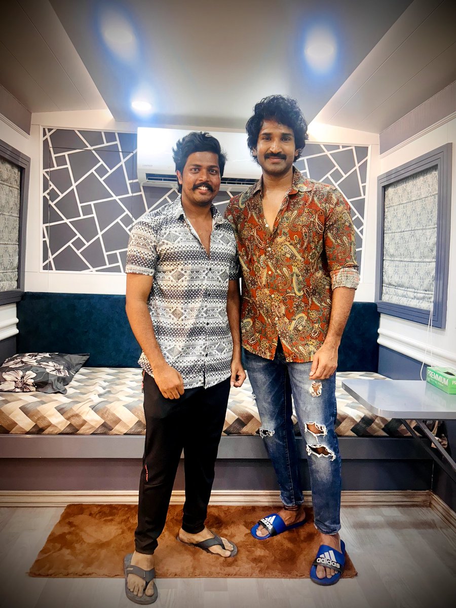 King_mahendra__'s tweet photo. Such a great person you are sir...

@AadhiOfficial https://t.co/iNz2kT3TcT