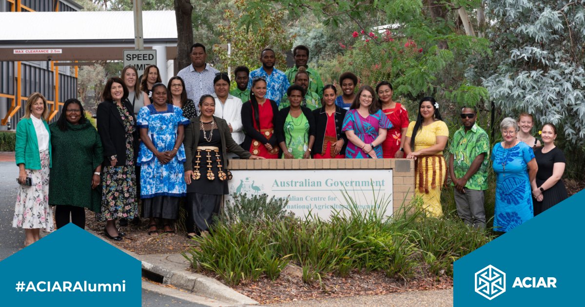 🌟 Congratulations to the John Dillon Fellowship Pacific cohort from Tonga, Vanuatu, and the Solomon Islands 🇹🇴 🇻🇺 🇸🇧 who graduated at #ACIAR house this week. We wish them every success in their #AgR4D careers. #ACIARAlumni @UniNewEngland @AustHCTonga @AusHCVanuatu @AusHCSols