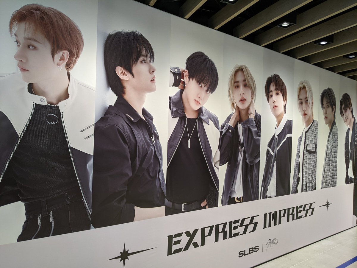 kisszjr_r's tweet photo. GALAXY買いたくなるものたくさんあったー！
#SLBS #SLBSTUDIO #STRAYKIDS #SKZ #EXPRESSIMPRESS https://t.co/AfN6DKxhp3