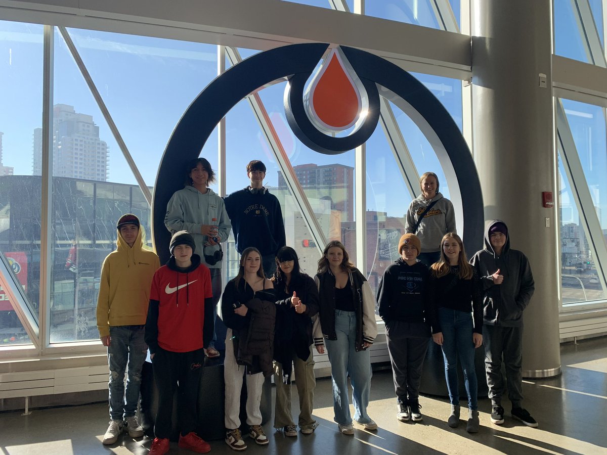 school_outreach's tweet photo. A big thank you to @kidsupfrontYEG for the tickets to the @EdmOilKings hockey hooky!  It was a great game and a lot of fun!   Thanks to Erin for organizing and Bob ( on crutches no less) for driving!     🏒🥅😄 https://t.co/SXyO7MDS8Y