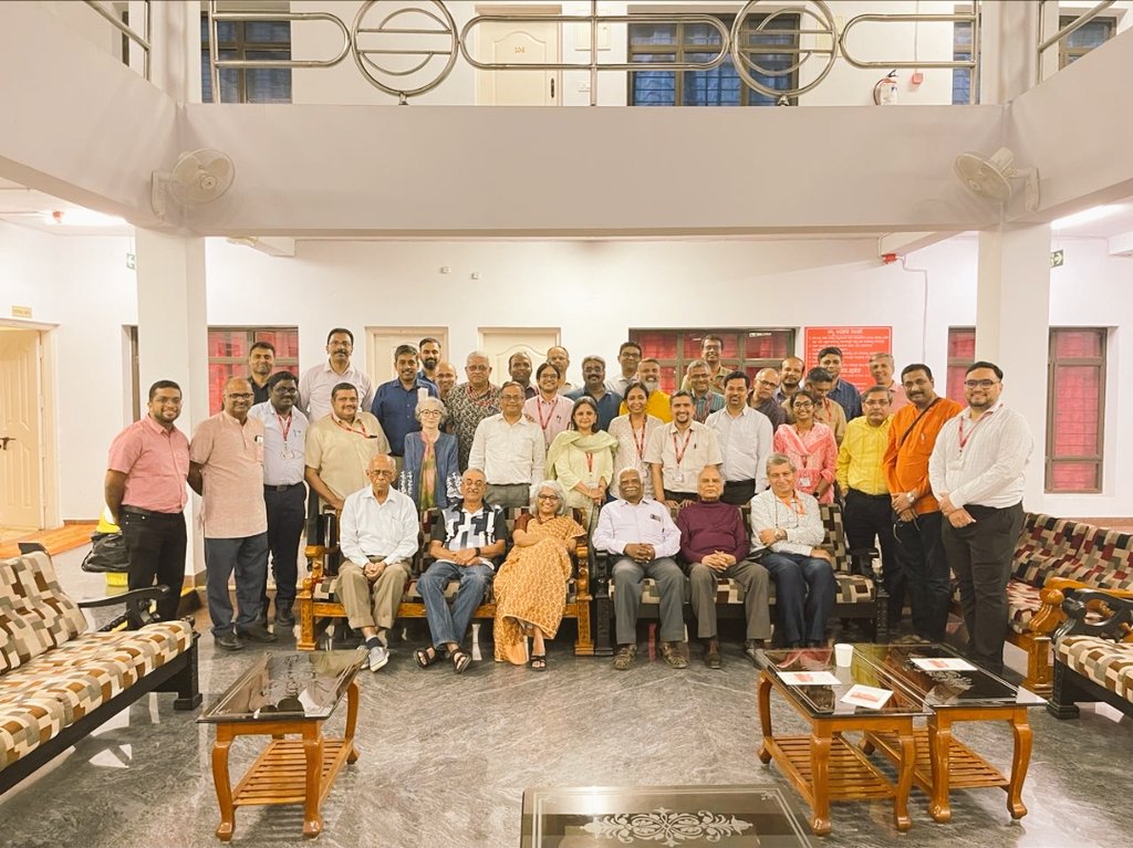 CerebralWizard's tweet photo. An inspiring tableau of mental health evolution across time and generations: 
Past doyens of wisdom, Present architects of change, Future visionaries crafting a brighter path! All in a single pic!
The NIMHANS Psychiatry family.♥️ ✨
#Psychiatry #Journey #NIMHANS #Legacy #India https://t.co/pdvOurtt4G