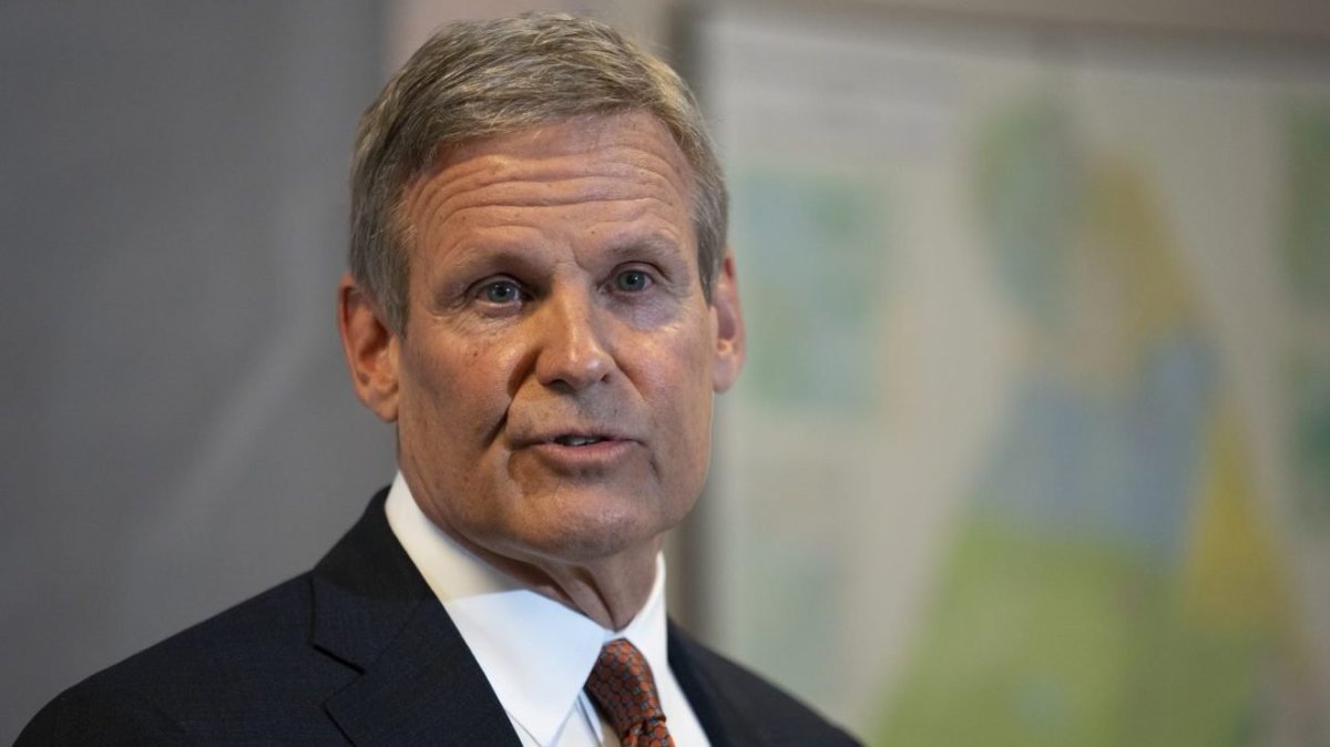 thehill's tweet image. Tennessee governor signs bill allowing public officials to refuse to perform same-sex marriages trib.al/FBCURwJ