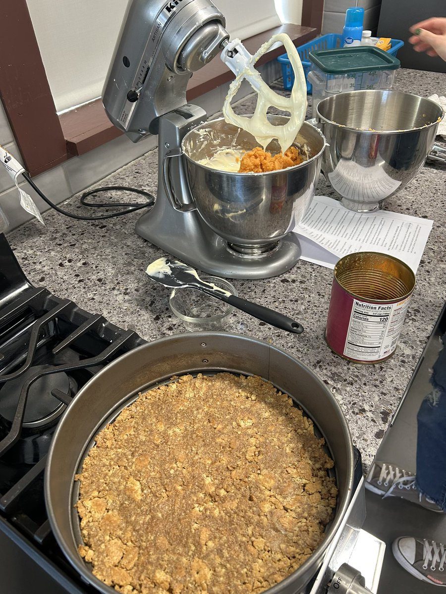 PRMrsJones's tweet photo. Super #proud of #advancedculinary creations for the staff’s #BHM book club!!! Collard greens, pecan sweet potato casserole, cobbler & biscuits! @IndustryCareers https://t.co/mbjVdImUdW