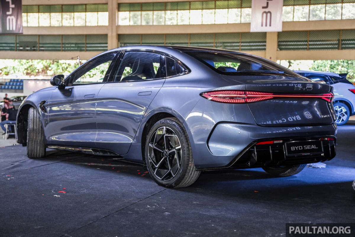 paultantk's tweet photo. BYD is super aggressive with their BYD Seal sedan pricing in Malaysia!

- Premium (Extended Range) – RM179,800
- Performance AWD – RM199,800

The Performance can go 0-100 km/h in 3.8 seconds

The fastest car under RM200k!!! https://t.co/1MXRrkq1Xl
