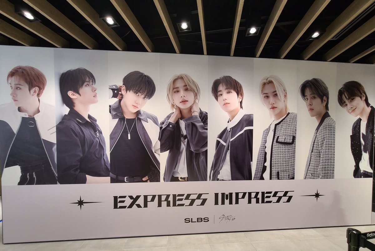 Busan_0208's tweet photo. これたぁぁぁーー
このビジュよすぎ泣
#SLBS #SLBSTUDIO #STRAYKIDS #SKZ #EXPRESSIMPRESS https://t.co/DWyuQvlZ3m