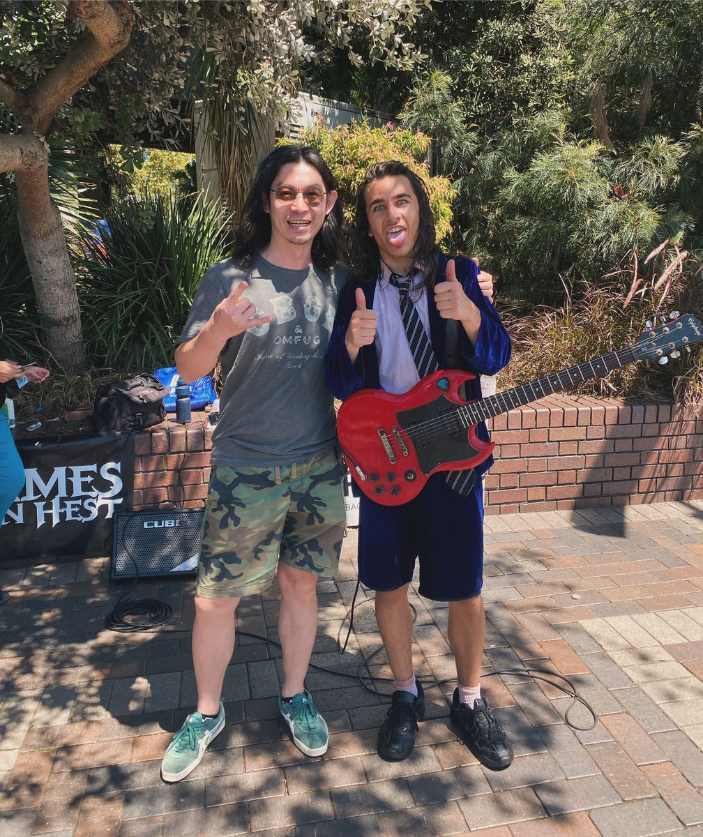 Mother Fucker! I meet real Rock and Roll⚡️Just Another Dream Come Fucking Ture🎸@JamesvanHest You Rock🤘🏻