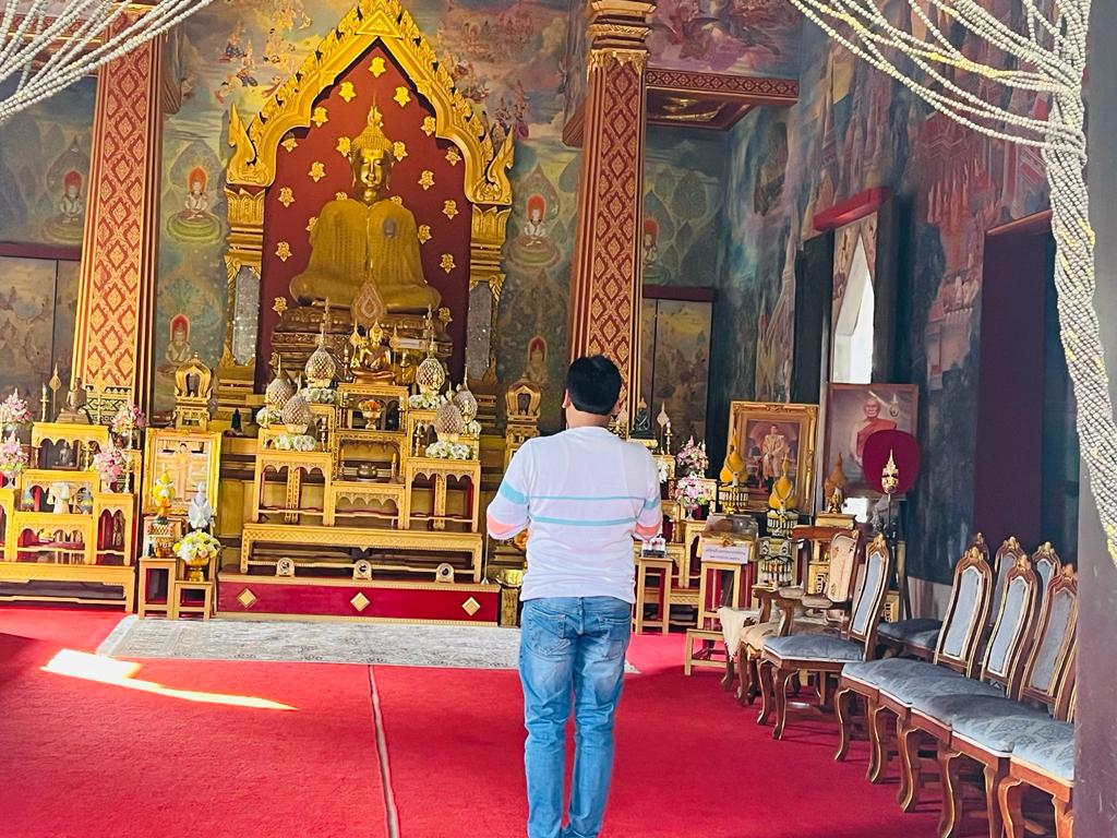 ytiwari24's tweet photo. Visited the Thai monarchy at Kushinagar,UP.
#thaimonarchy #thaitemple
#kushinagar #baudhtemple #BlessedAndGrateful https://t.co/Jkjl7HNpt9