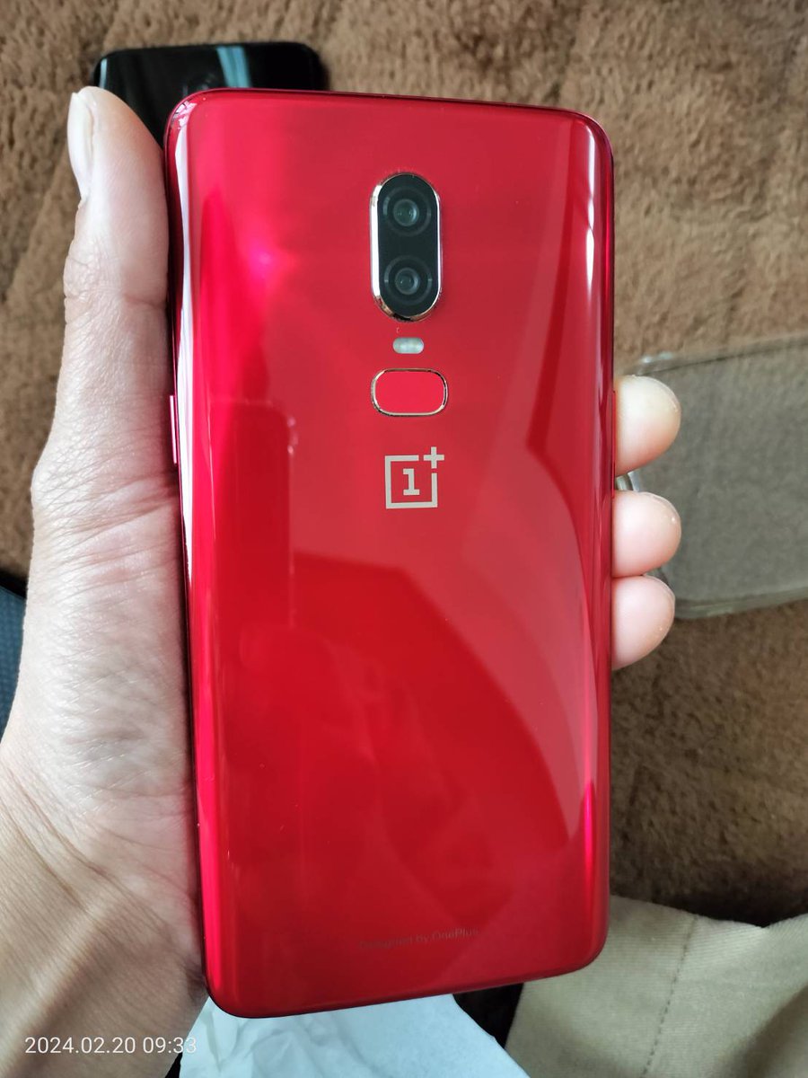 Oneplus6REDかっこいい〜

今回のREDは8/128
BLACKもあるんだけど6/64だから物足りん(´・ω・｀)
#ONEplus6
#Oneplus