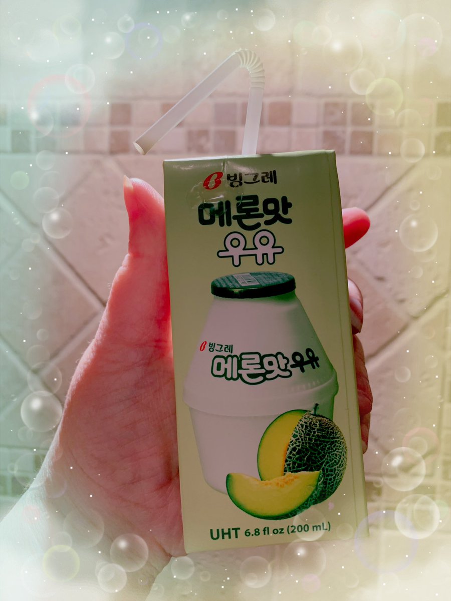 bonbonsandbooks's tweet photo. Tried this Korean #melonmilk didn’t like it blah 😒 https://t.co/MRPRzYiHRW