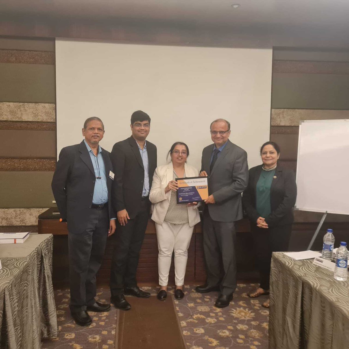 MeUdyojak's tweet photo. Excellent Visitor Day meeting of 𝗠𝗲𝘂𝗱𝘆𝗼𝗷𝗮𝗸 𝗖𝗵𝗮𝗶𝘁𝗮𝗻𝘆𝗮 𝗖𝗵𝗮𝗽𝘁𝗲𝗿 at Andheri. 𝗦𝗵𝗮𝗿𝗲𝗱 𝗯𝘂𝘀𝗶𝗻𝗲𝘀𝘀 𝘄𝗼𝗿𝘁𝗵 𝗺𝗼𝗿𝗲 𝘁𝗵𝗮𝗻 𝟰𝟱,𝟬���,𝟬𝟬𝟬 𝗶𝗻 𝗮 𝘄𝗲𝗲𝗸. https://t.co/RzMeMLExnL