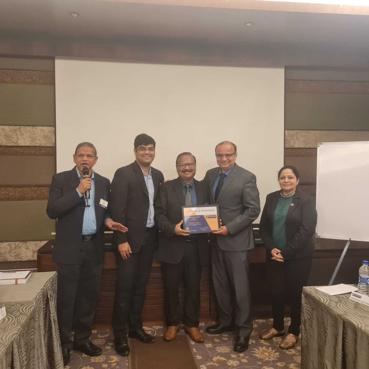 MeUdyojak's tweet photo. Excellent Visitor Day meeting of 𝗠𝗲𝘂𝗱𝘆𝗼𝗷𝗮𝗸 𝗖𝗵𝗮𝗶𝘁𝗮𝗻𝘆𝗮 𝗖𝗵𝗮𝗽𝘁𝗲𝗿 at Andheri. 𝗦𝗵𝗮𝗿𝗲𝗱 𝗯𝘂𝘀𝗶𝗻𝗲𝘀𝘀 𝘄𝗼𝗿𝘁𝗵 𝗺𝗼𝗿𝗲 𝘁𝗵𝗮𝗻 𝟰𝟱,𝟬���,𝟬𝟬𝟬 𝗶𝗻 𝗮 𝘄𝗲𝗲𝗸. https://t.co/RzMeMLExnL